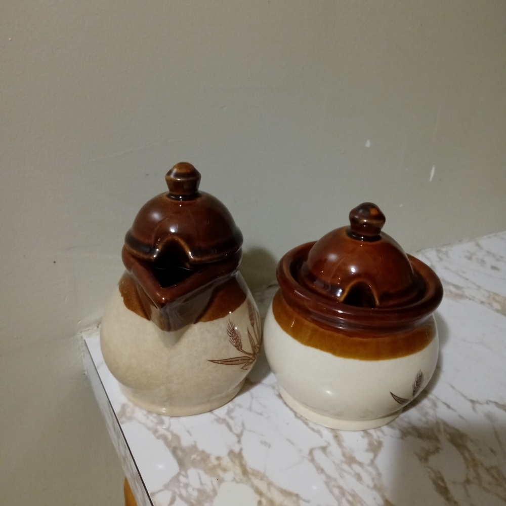 Stoneware wheat pattern sugar and creamer set - Picture 2 of 3